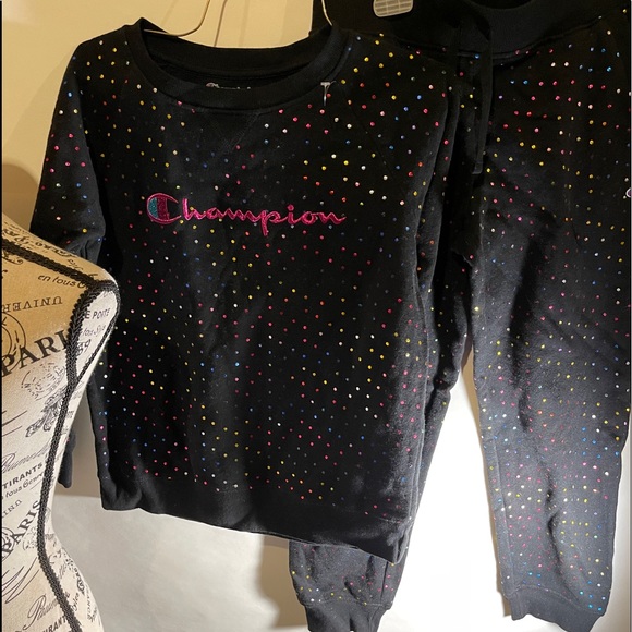 Champion sweatsuit stunningly cute buy from a veteran needs 5 dental implants - Picture 8 of 17